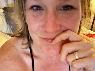 ElizabethNorton  live sex cam