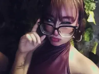 Mavis18  live sex cam
