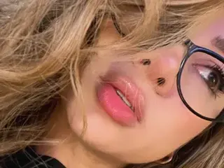 Alexavibe  live sex cam