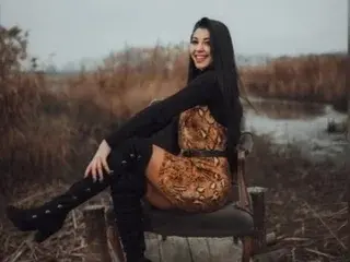 KIYAARA  live sex cam