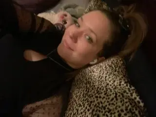 KennedyNova777  live sex cam