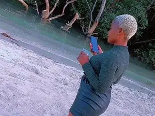 Busty_squirt90  live sex cam