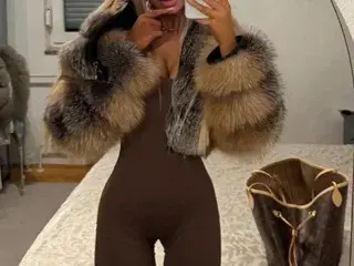 Poppy100x  live sex cam