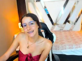 Linda4Petite  live sex cam