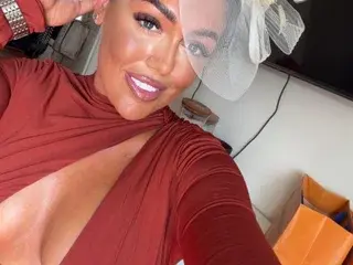 Poppysilxo  live sex cam