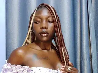 Hotebonyy  live sex cam