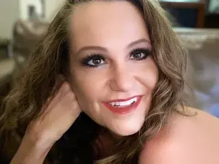 Realroniraye  live sex cam