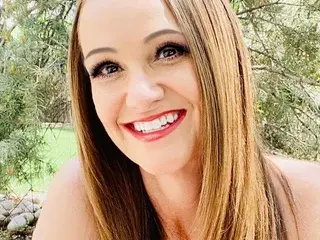 Realroniraye  live sex cam