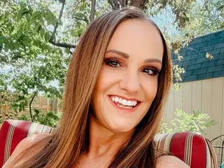 Realroniraye  live sex cam