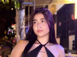 BellaKross  live sex cam