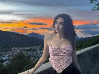 AnneWyntheris  live sex cam