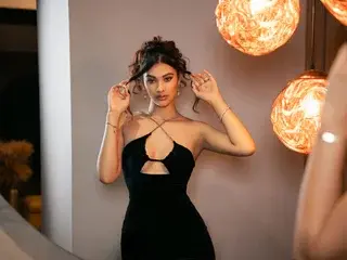 AlessandraCapone  live sex cam