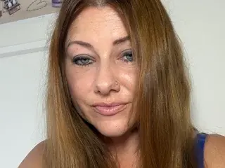 Carysxx  live sex cam