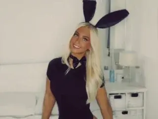 Ella_xoxo  live sex cam