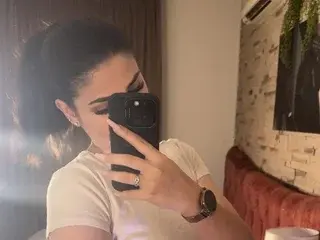 EvelynnMonroe  live sex cam