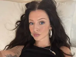 MissRobynLouise  live sex cam
