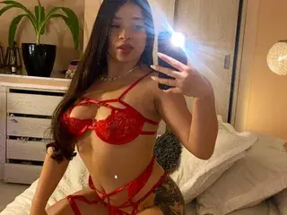 NaomiHudson  live sex cam