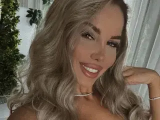 SassyMuse  live sex cam