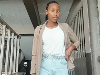 Cherrie_June  live sex cam