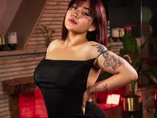 Connychiiwa  live sex cam