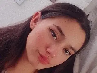 Sarah_World  live sex cam