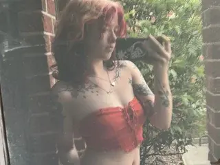 Brattybunny69  live sex cam