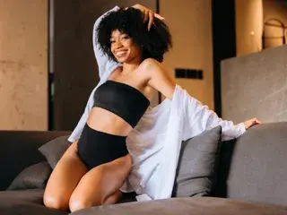 IzzySkye  live sex cam