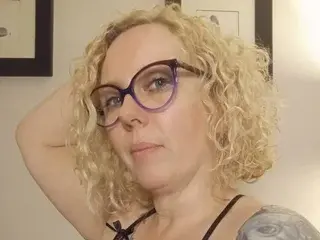 OrlaFox  live sex cam