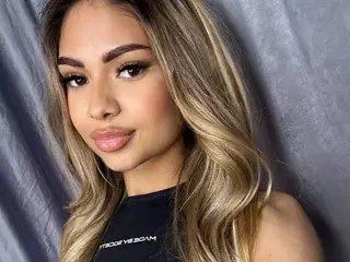 Asha_Yuvas  live sex cam