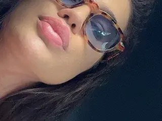 SweetsPeaches  live sex cam