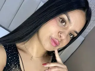 AlaiaDew  live sex cam