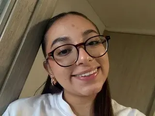 IvyyGolden  live sex cam