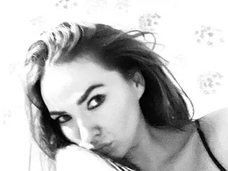 Qtpetite25  live sex cam