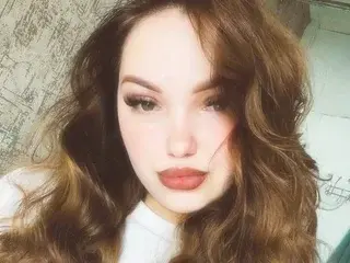 Villy4210  live sex cam
