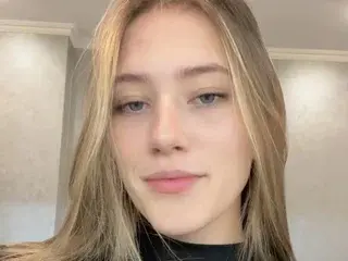 ElizabethDebicki  live sex cam