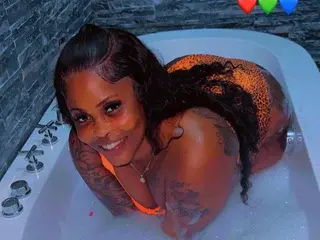 CreamyAmber69  live sex cam