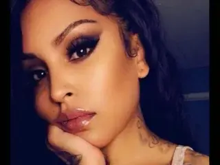 The_RealTee  live sex cam