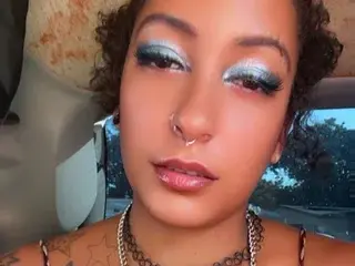 Lalaqueenpin  live sex cam