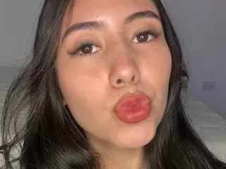 Roxybeautyy  live sex cam