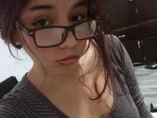 AllicePetit  live sex cam