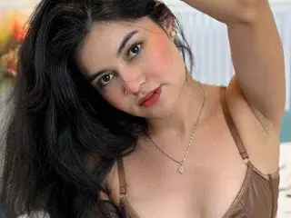 LindaLove_GB  live sex cam