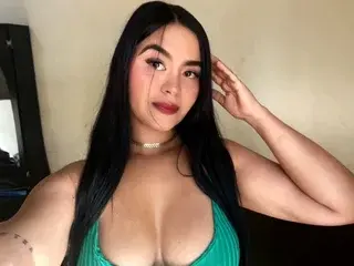 SaraLovett  live sex cam