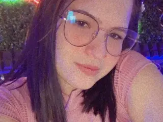 Zarasquirt20  live sex cam