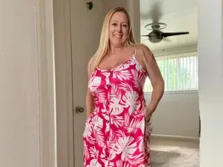Brickbabe  live sex cam