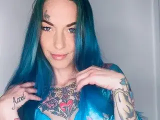 RavenRyderUK  live sex cam