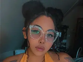 Kryskrys610  live sex cam