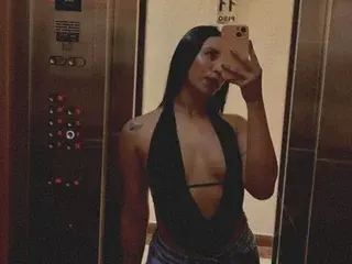 ElizabetthMacy  live sex cam