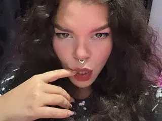 Yourmajestyisme  live sex cam