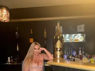 Lucy_London_19  live sex cam