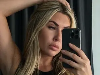 Alissiafoxx  live sex cam